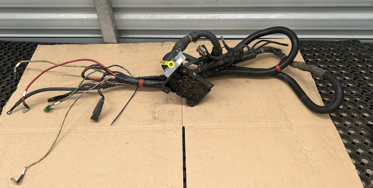 DAF XF 106 J3B ENGINE WIRING HARNESS - Кабели/ Провода: фото 1 DAF XF 106 J3B ENGINE WIRING HARNESS - Кабели/ Провода: фото 1