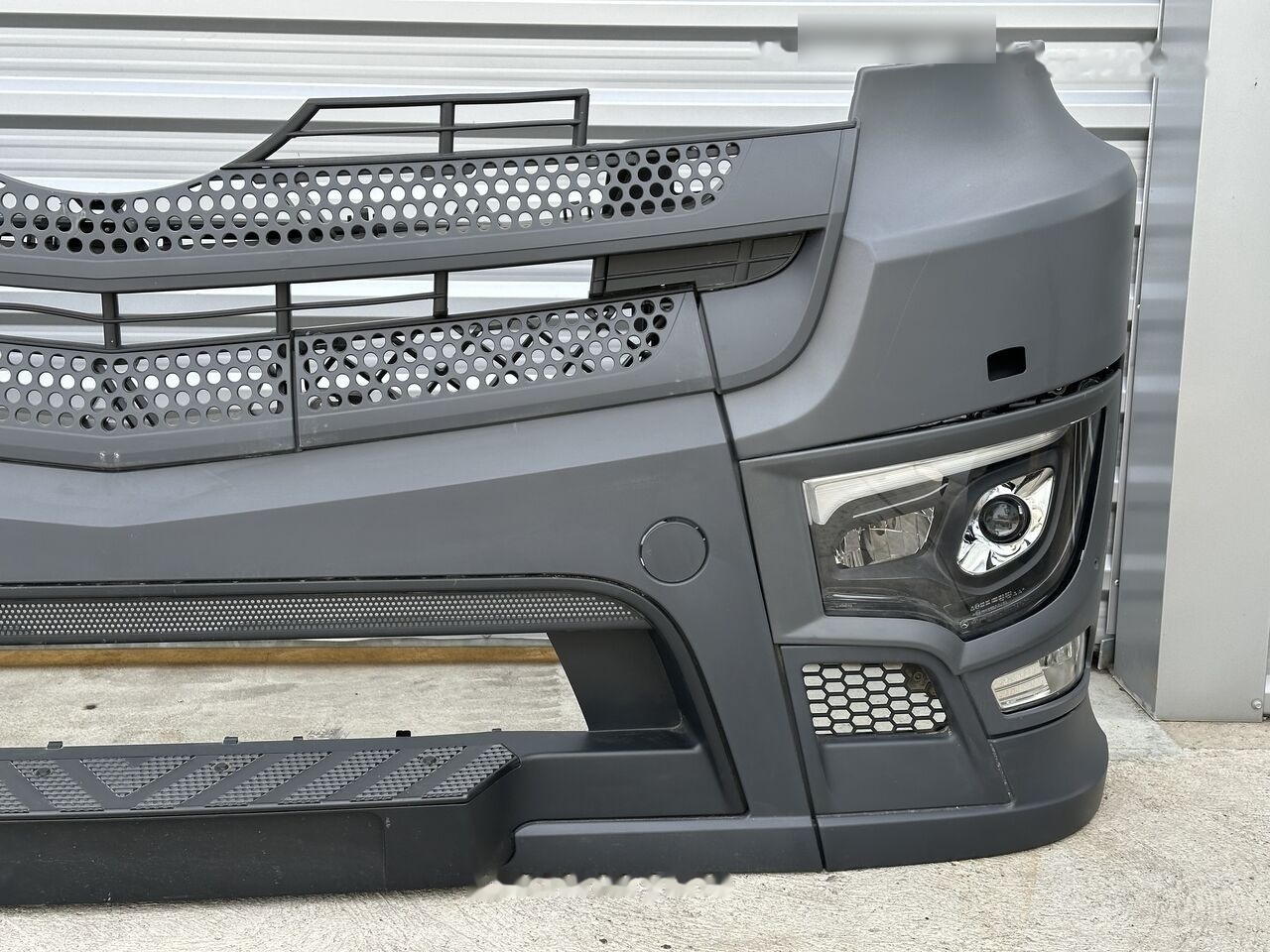 Mercedes-Benz ACTROS MP4 MP5 A9618203159 A9618203059 Mercedes-Benz A 9608801690 A9618203159 A9618203059 - Бампер для Грузовиков: фото 4 Mercedes-Benz ACTROS MP4 MP5 A9618203159 A9618203059 Mercedes-Benz A 9608801690 A9618203159 A9618203059 - Бампер для Грузовиков: фото 4