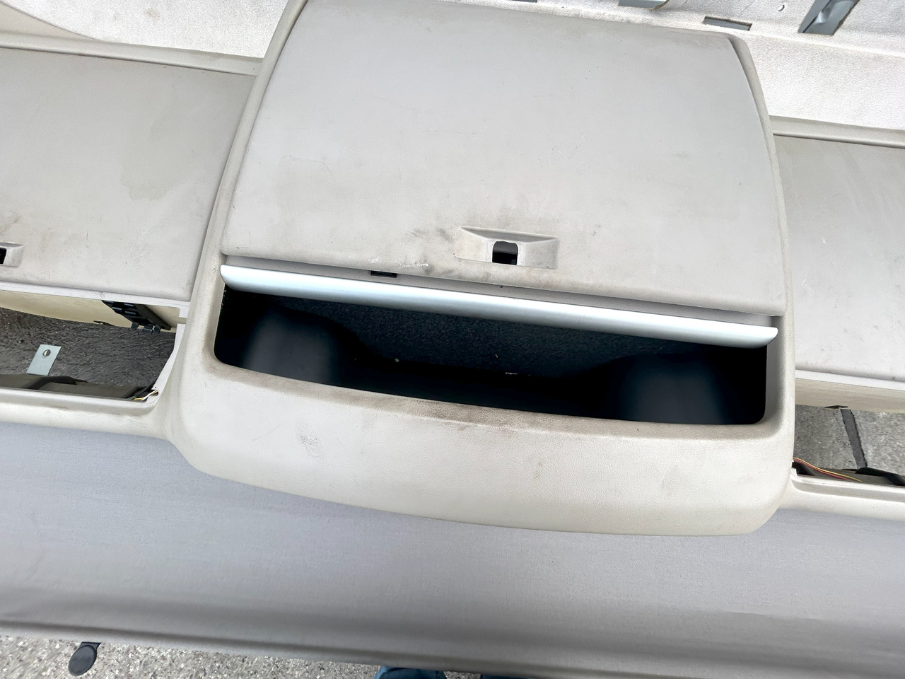 DAF XF 106 480 UPPER COCKPIT STORAGE SHELVES SHELF STORAGE CONSOLE BOARD SUPER SPACE CAB - Запчасти: фото 4 DAF XF 106 480 UPPER COCKPIT STORAGE SHELVES SHELF STORAGE CONSOLE BOARD SUPER SPACE CAB - Запчасти: фото 4