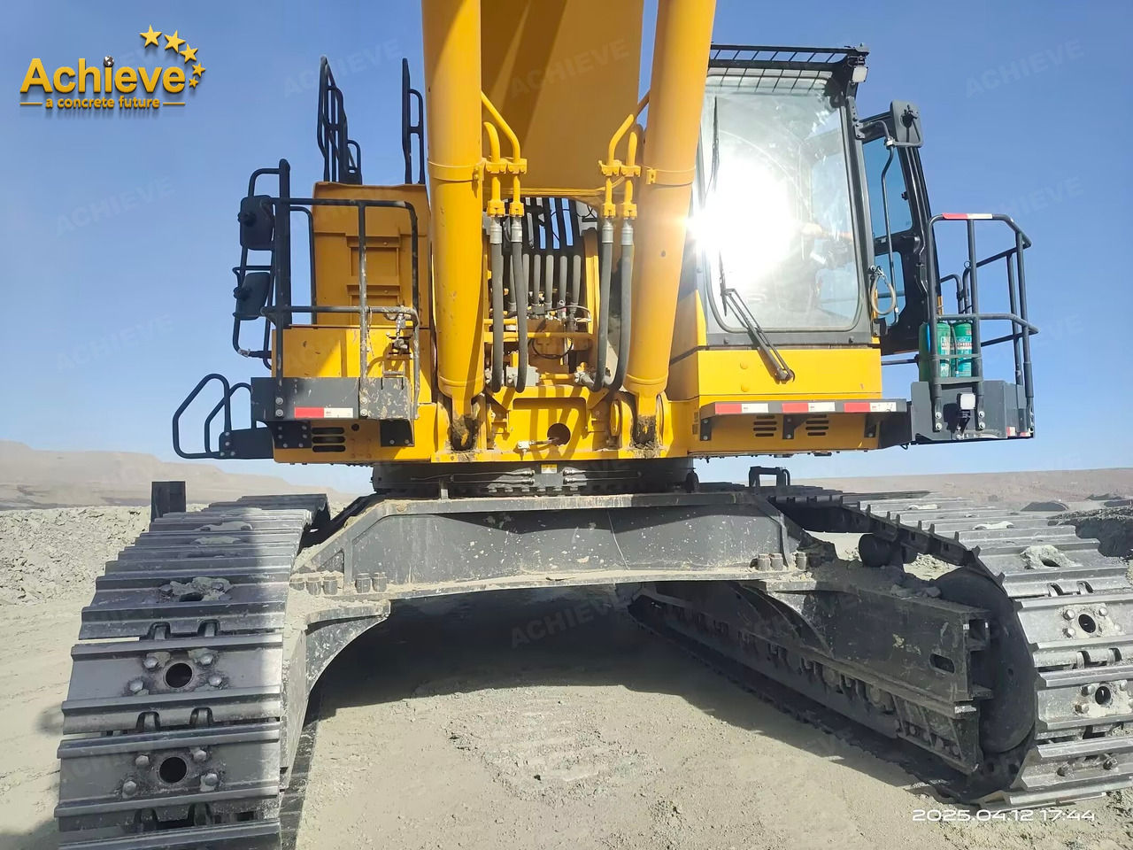 Komatsu 【ACHIEVE】TOP CONDITION!!! PC1250-11R 2024 3181h Horsepower (HP) 758 HP @ 1,800 rpm Operating weight (lbs) 269,300 - 272,600 Bucket Capacity (yd3) 5.3-9.5 - Гусеничный экскаватор: фото 3 Komatsu 【ACHIEVE】TOP CONDITION!!! PC1250-11R 2024 3181h Horsepower (HP) 758 HP @ 1,800 rpm Operating weight (lbs) 269,300 - 272,600 Bucket Capacity (yd3) 5.3-9.5 - Гусеничный экскаватор: фото 3
