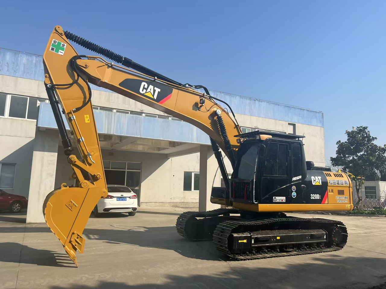 CATERPILLAR 320D2L Hydraulic Crawler Excavator for Sale Caterpillar Made in Japan - Гусеничный экскаватор: фото 2 CATERPILLAR 320D2L Hydraulic Crawler Excavator for Sale Caterpillar Made in Japan - Гусеничный экскаватор: фото 2