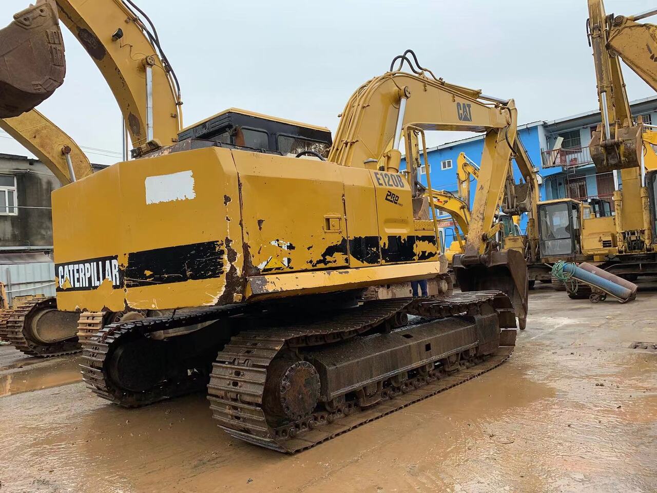 CATERPILLAR excavator original color 0.5 CAT excavator E120B - Гусеничный экскаватор: фото 3 CATERPILLAR excavator original color 0.5 CAT excavator E120B - Гусеничный экскаватор: фото 3