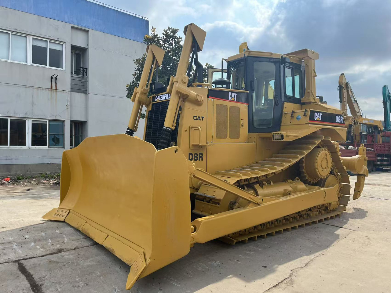 Caterpillar D8R Tracked Tractor Good Quality Heavy Duty CAT Mining Bulldozer - Бульдозер: фото 1 Caterpillar D8R Tracked Tractor Good Quality Heavy Duty CAT Mining Bulldozer - Бульдозер: фото 1