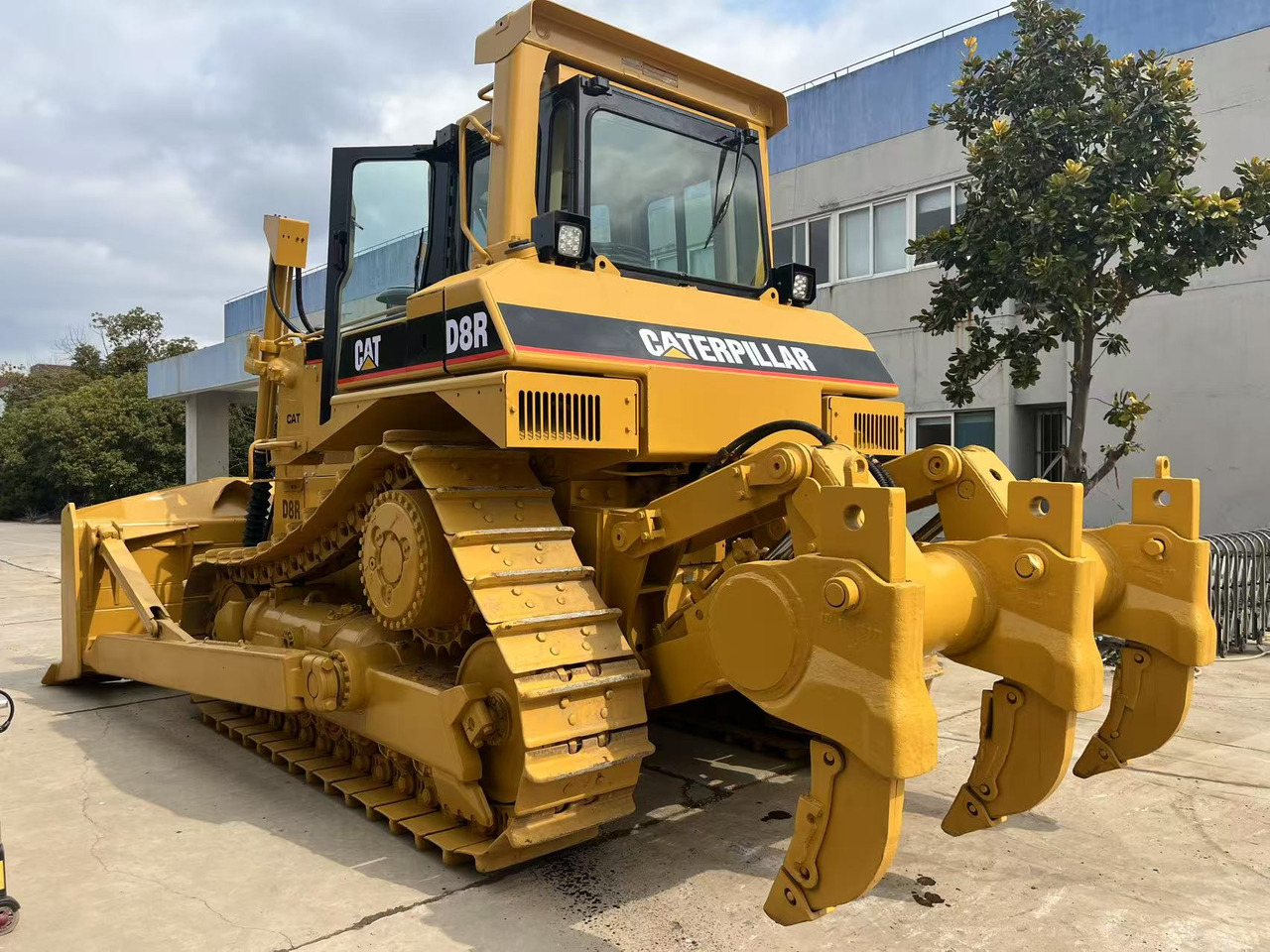 Caterpillar D8R Tracked Tractor Good Quality Heavy Duty CAT Mining Bulldozer - Бульдозер: фото 5 Caterpillar D8R Tracked Tractor Good Quality Heavy Duty CAT Mining Bulldozer - Бульдозер: фото 5