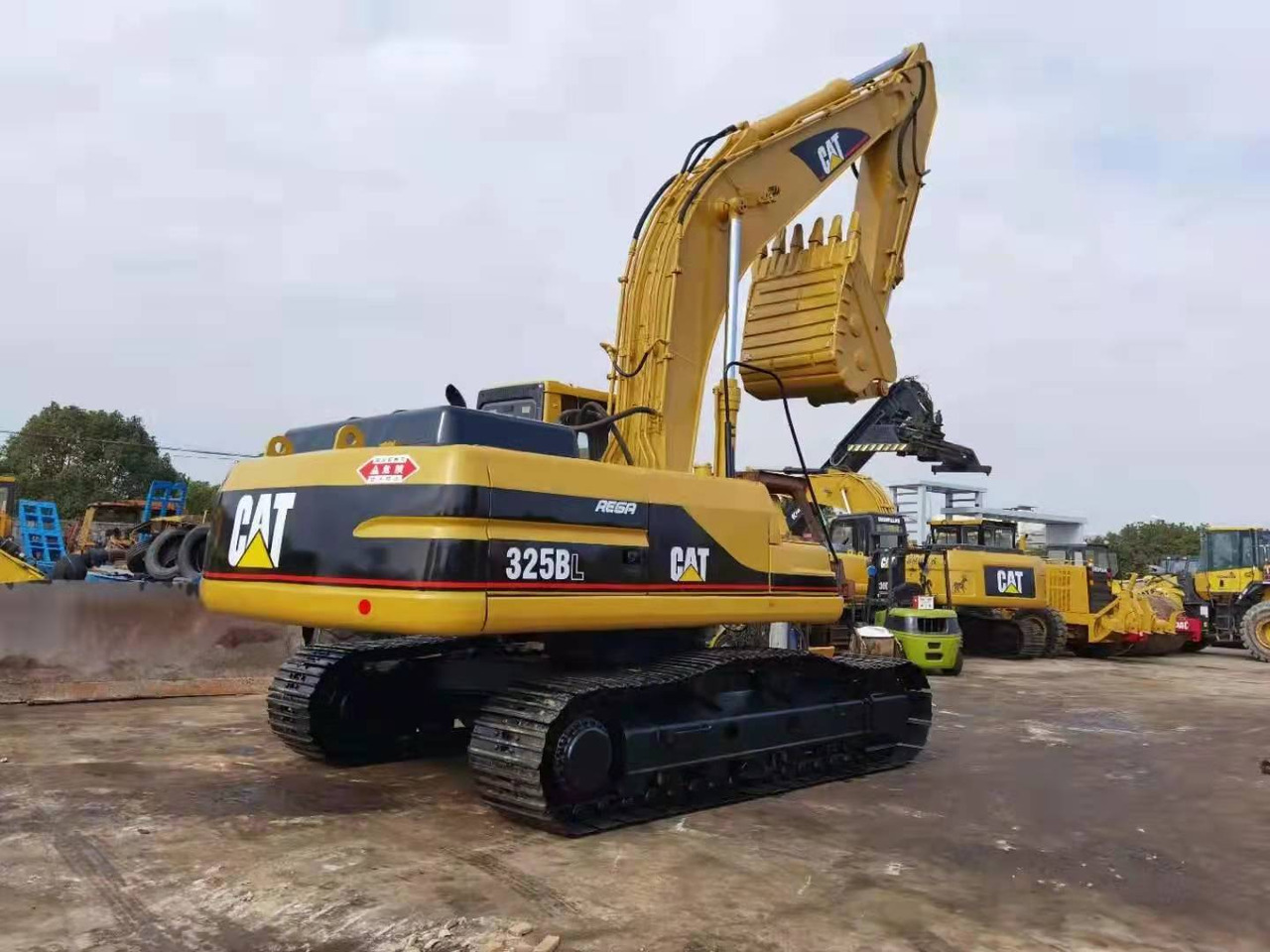 Caterpillar Excavator Secondhand Condition CAT 325BL, 330BL, 320BL - Гусеничный экскаватор: фото 1 Caterpillar Excavator Secondhand Condition CAT 325BL, 330BL, 320BL - Гусеничный экскаватор: фото 1