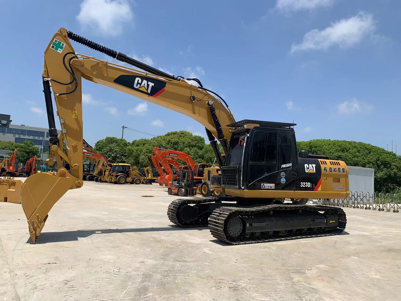 Caterpillar Tracked Excavator CAT 323D, 323D2 for Bolivia - Гусеничный экскаватор: фото 2 Caterpillar Tracked Excavator CAT 323D, 323D2 for Bolivia - Гусеничный экскаватор: фото 2