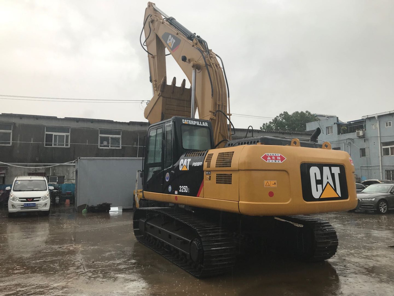 Caterpillar Used Excavator Cheap Price CAT 325D, 325BL Made in Japan - Гусеничный экскаватор: фото 2 Caterpillar Used Excavator Cheap Price CAT 325D, 325BL Made in Japan - Гусеничный экскаватор: фото 2