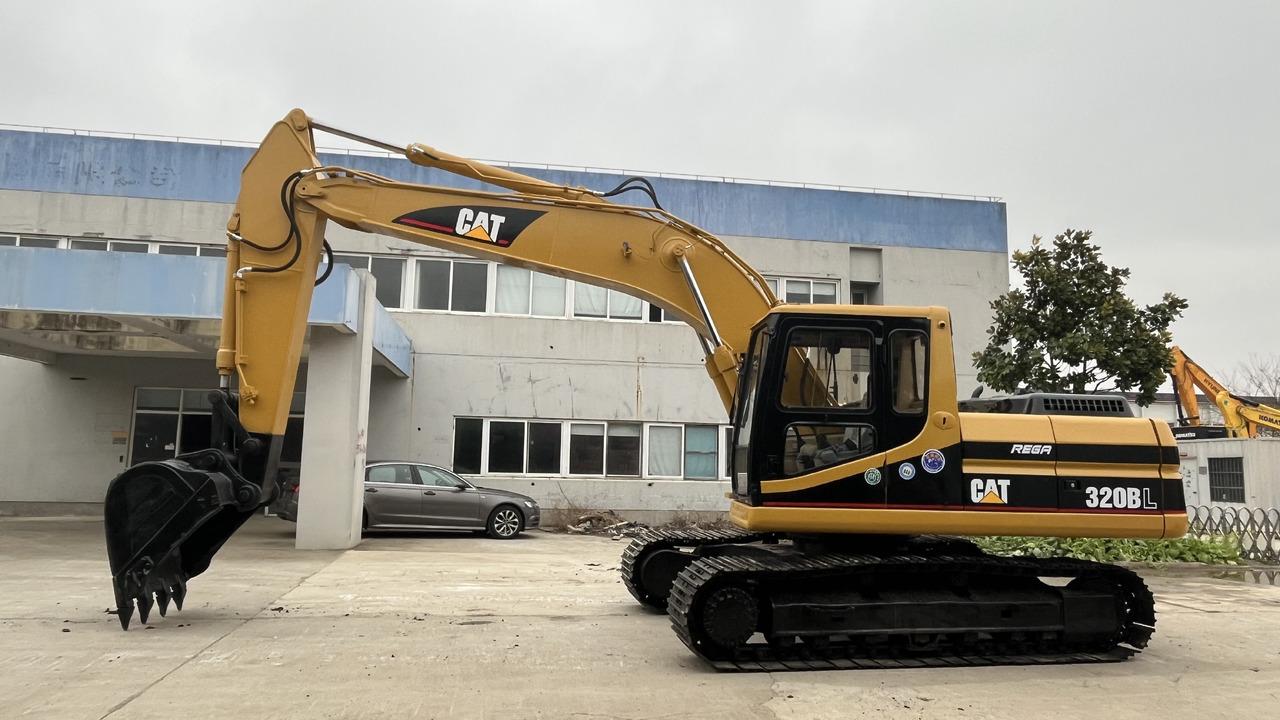 Caterpillar Well-Maintained Used Caterpillar 320BL Hydraulic Excavator 138 HP 1.0 m³ Bucket 6.6m Digging Depth - Гусеничный экскаватор: фото 4 Caterpillar Well-Maintained Used Caterpillar 320BL Hydraulic Excavator 138 HP 1.0 m³ Bucket 6.6m Digging Depth - Гусеничный экскаватор: фото 4