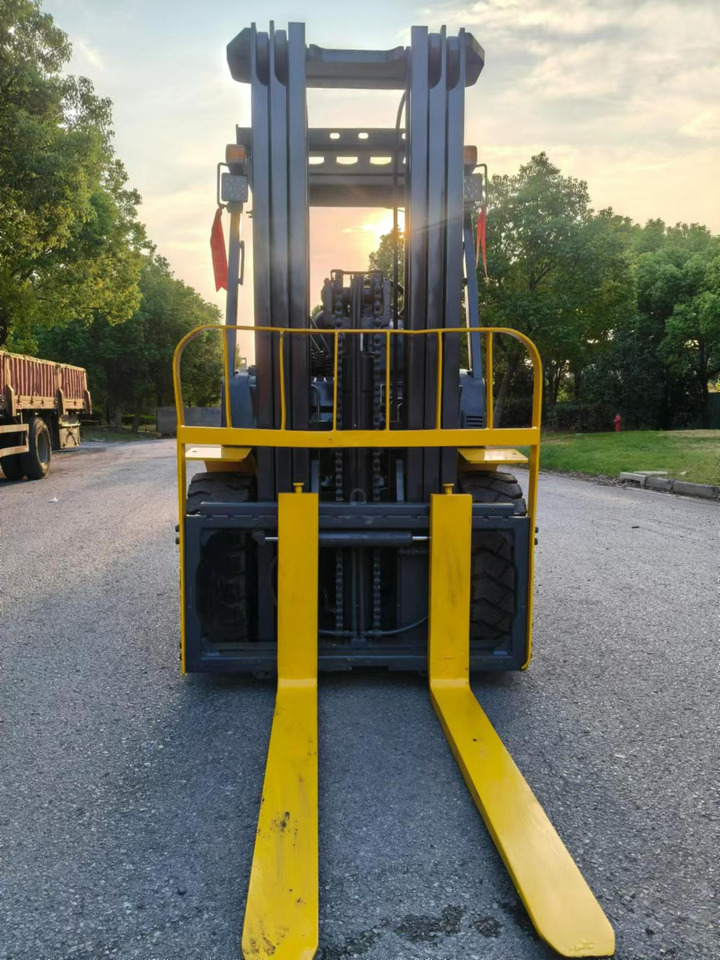 Komatsu Forklift 3 ton Capacity FD30-15, FD30-16, FD30-17 - Дизельный погрузчик: фото 4 Komatsu Forklift 3 ton Capacity FD30-15, FD30-16, FD30-17 - Дизельный погрузчик: фото 4