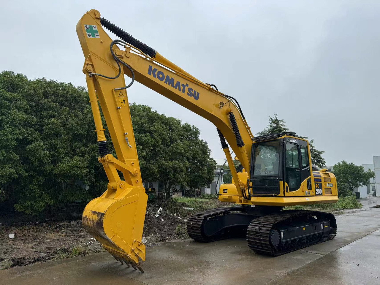 Komatsu High-Efficiency Komatsu PC200-8 Excavator 140 kN Bucket Force 5.5 km/h Max Travel Speed - Гусеничный экскаватор: фото 1 Komatsu High-Efficiency Komatsu PC200-8 Excavator 140 kN Bucket Force 5.5 km/h Max Travel Speed - Гусеничный экскаватор: фото 1