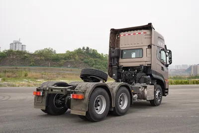 6X4 Truk Head 560HP Dongfeng Tractor Unit for Tipper and Concrete Mixer - Тягач: фото 1 6X4 Truk Head 560HP Dongfeng Tractor Unit for Tipper and Concrete Mixer - Тягач: фото 1