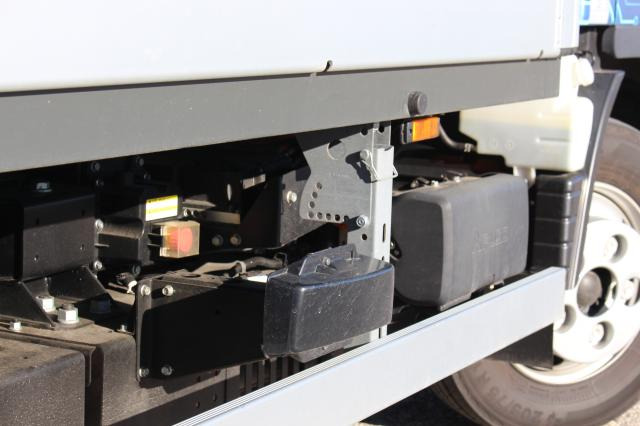 FUSO Canter 4C15E M - BATT. - Малотоннажный бортовой грузовик: фото 5 FUSO Canter 4C15E M - BATT. - Малотоннажный бортовой грузовик: фото 5