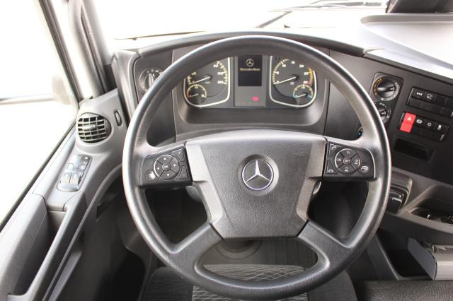 Фото интерьера 1: Тентованный грузовик Mercedes-Benz Atego 1224 L