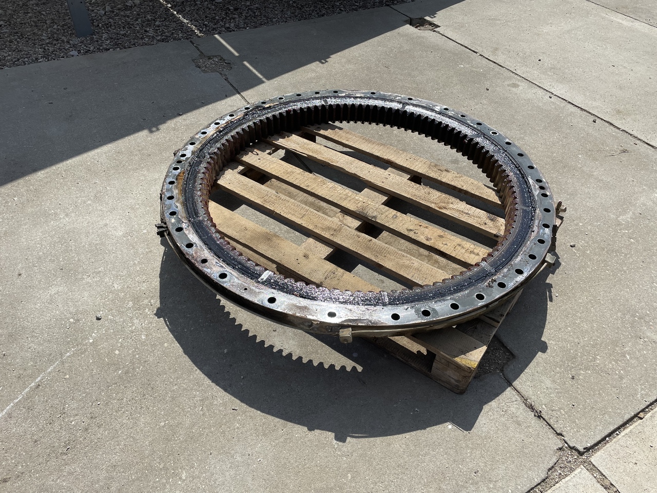 LIEBHERR R906 - Поворотное кольцо для Экскаваторов: фото 2 LIEBHERR R906 - Поворотное кольцо для Экскаваторов: фото 2