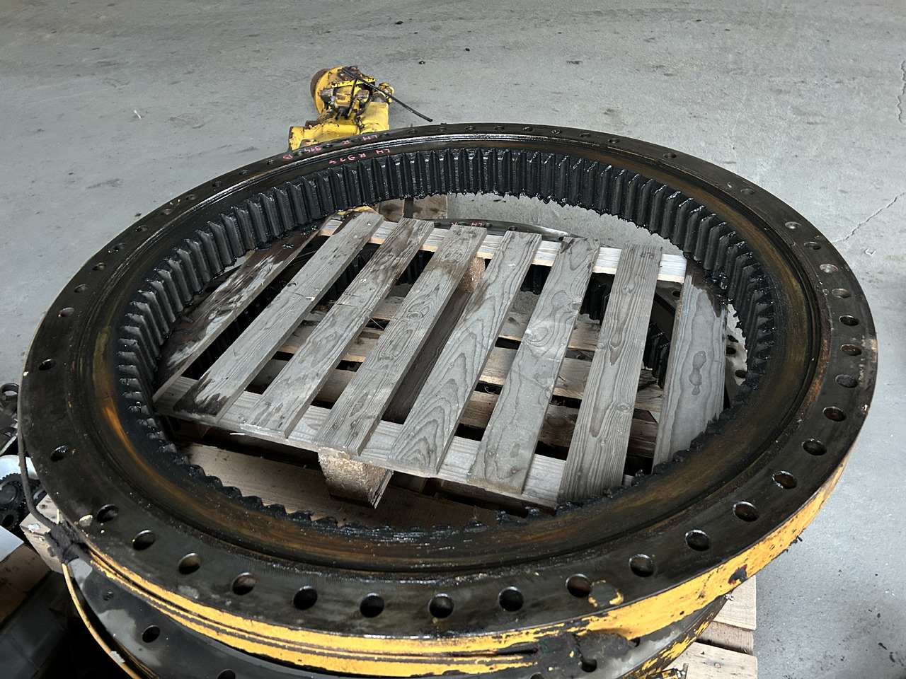 Liebherr R914, R924 - Поворотное кольцо для Экскаваторов: фото 1 Liebherr R914, R924 - Поворотное кольцо для Экскаваторов: фото 1