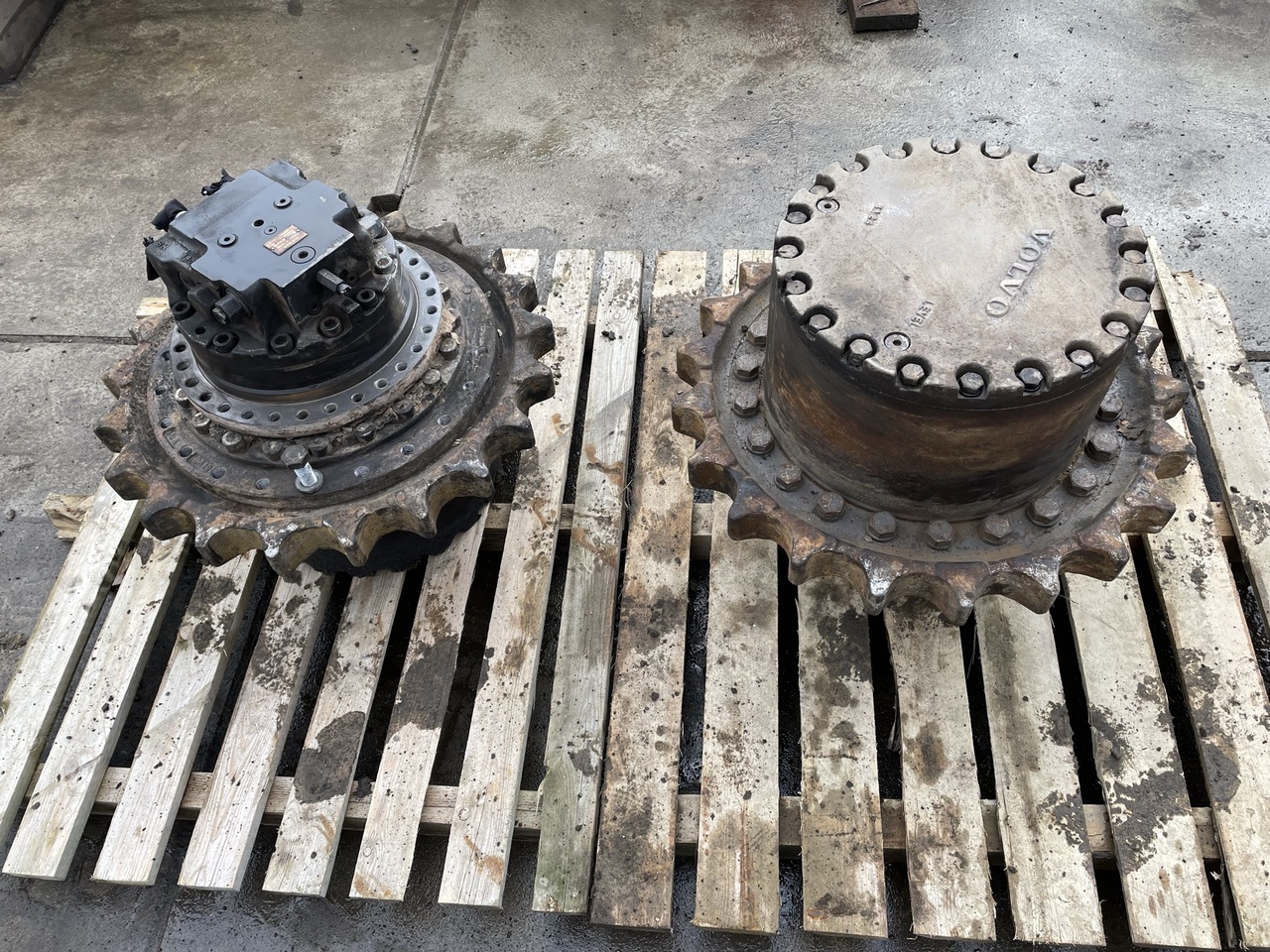 Zwolnica Volvo EC250 - Запчасти ходовой части для Гусеничных экскаваторов: фото 1 Zwolnica Volvo EC250 - Запчасти ходовой части для Гусеничных экскаваторов: фото 1