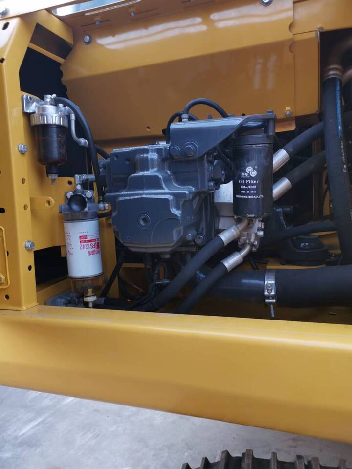Гусеничный экскаватор Komatsu PC200-8: фото 11