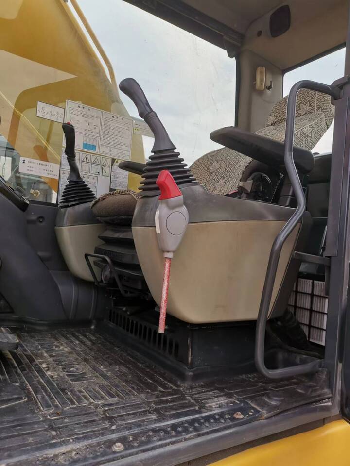 Гусеничный экскаватор Komatsu PC200-8: фото 14