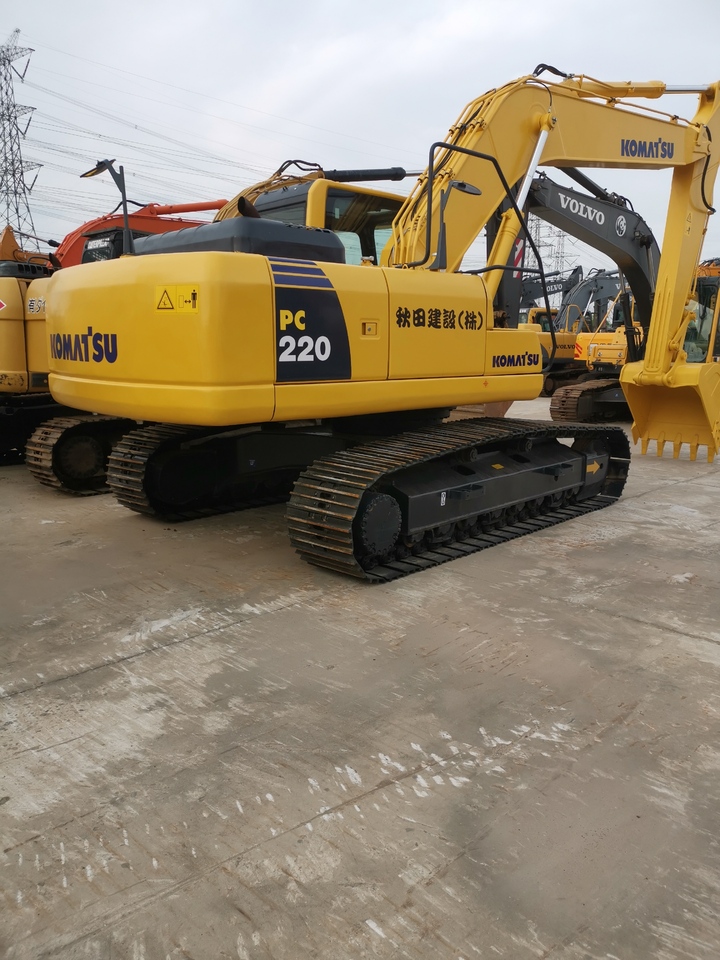 Komatsu PC220-8 - Гусеничный экскаватор: фото 4 Komatsu PC220-8 - Гусеничный экскаватор: фото 4