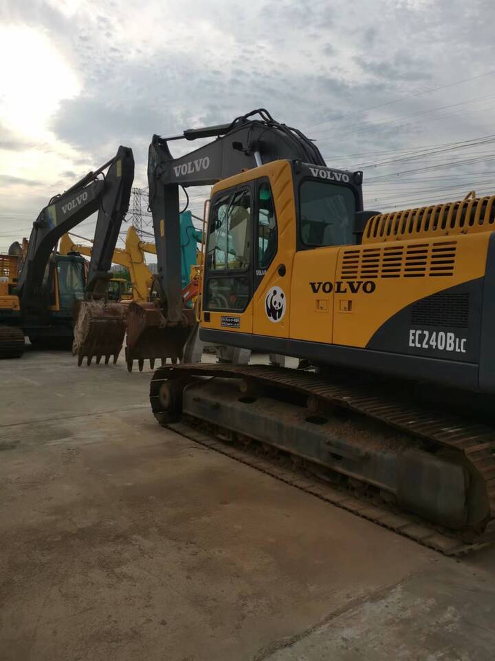 Volvo EC240BLC - Гусеничный экскаватор: фото 3 Volvo EC240BLC - Гусеничный экскаватор: фото 3