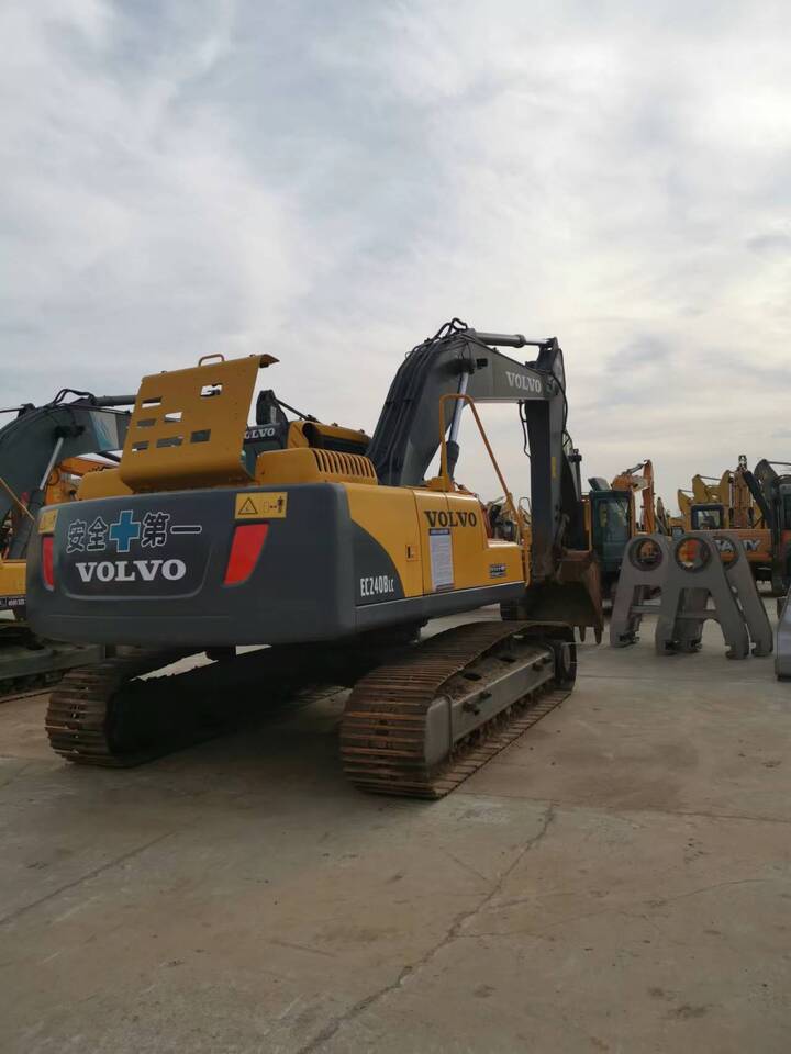 Volvo EC240BLC - Гусеничный экскаватор: фото 1 Volvo EC240BLC - Гусеничный экскаватор: фото 1