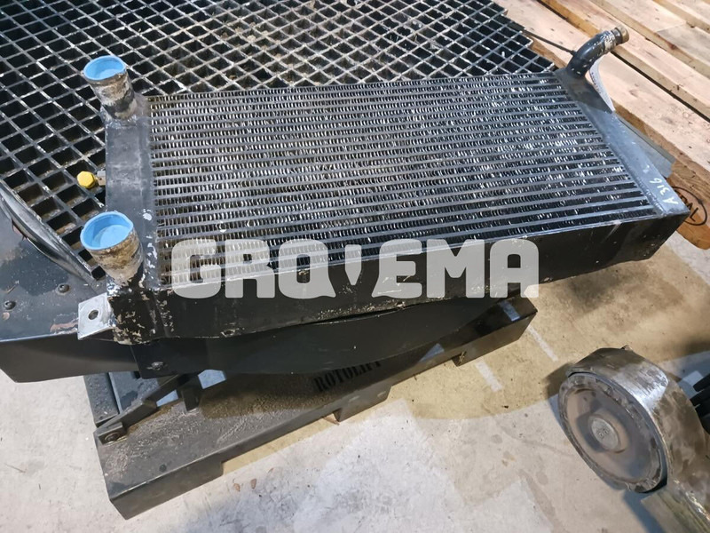 Liebherr A316 Li / A314 Li / R317 Li / R313 Li / A314 Li - Радиатор: фото 1 Liebherr A316 Li / A314 Li / R317 Li / R313 Li / A314 Li - Радиатор: фото 1