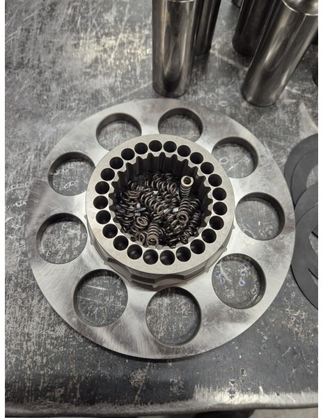 Liebherr A944C Li / A944B Li / R944C Li - Гидравлика: фото 2 Liebherr A944C Li / A944B Li / R944C Li - Гидравлика: фото 2