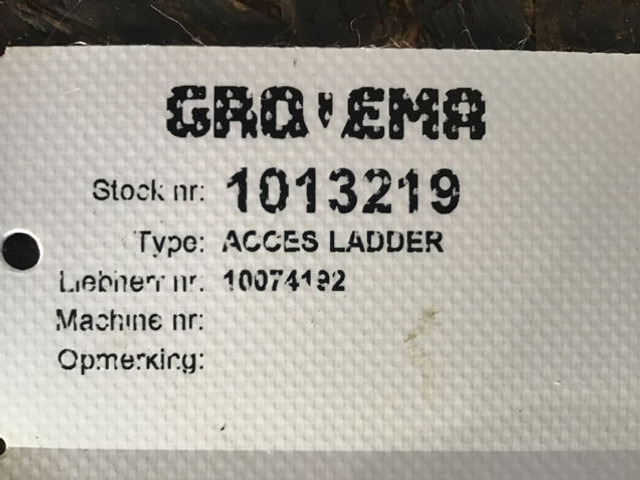 Кабина и интерьер Liebherr Acces Ladder: фото 6