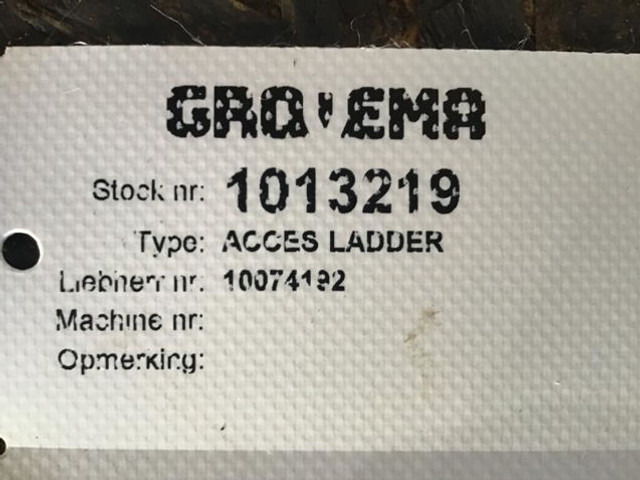 Кабина и интерьер Liebherr Acces Ladder: фото 9