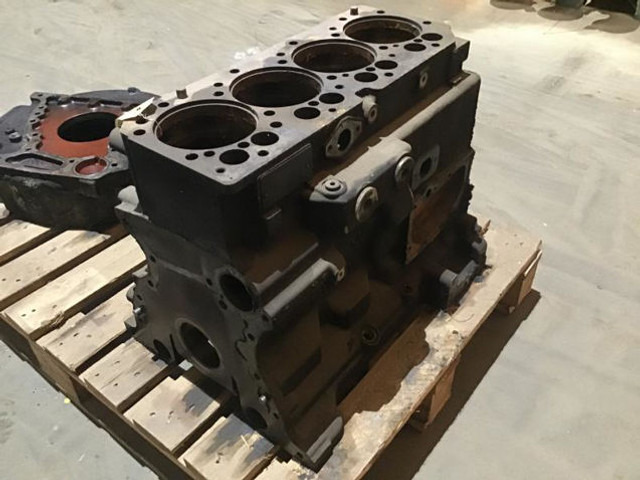 Liebherr Crankcase - Картер: фото 1 Liebherr Crankcase - Картер: фото 1