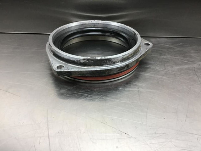 Liebherr Crankshaft Sealing - Двигатель и запчасти: фото 1 Liebherr Crankshaft Sealing - Двигатель и запчасти: фото 1