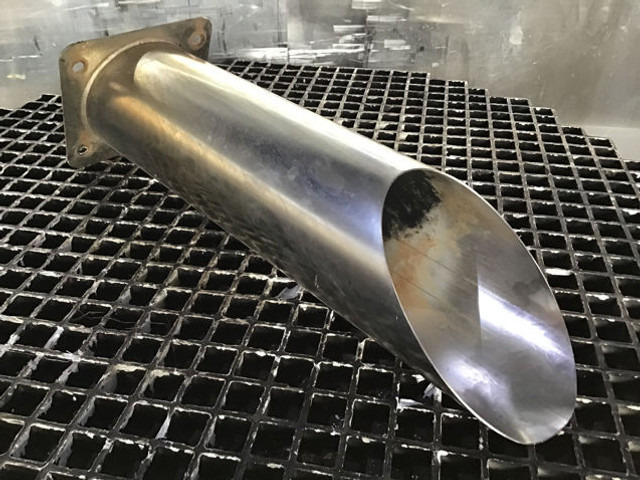 Liebherr Exhaust Pipe - Выхлопная труба: фото 1 Liebherr Exhaust Pipe - Выхлопная труба: фото 1