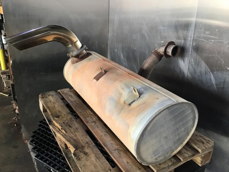 Liebherr Exhaust Silencer - Глушитель: фото 2 Liebherr Exhaust Silencer - Глушитель: фото 2