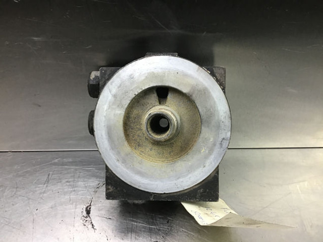 Liebherr Filter Head - Двигатель и запчасти: фото 1 Liebherr Filter Head - Двигатель и запчасти: фото 1