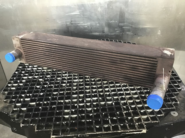Liebherr Intercooler - Интеркулер: фото 1 Liebherr Intercooler - Интеркулер: фото 1