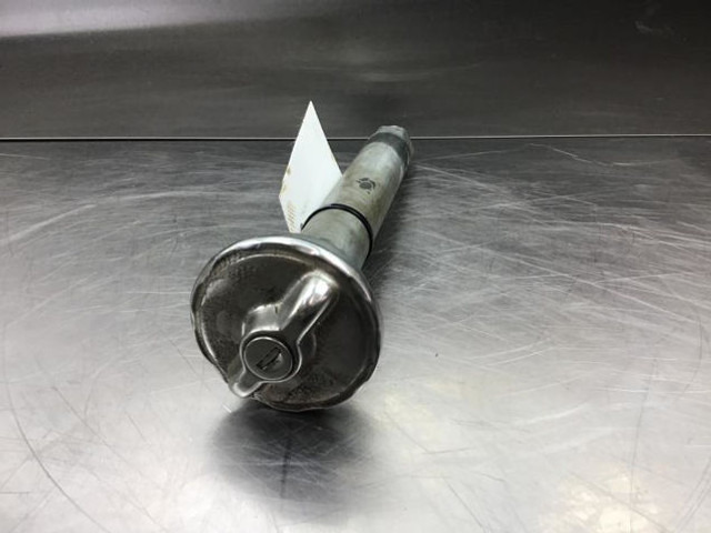 Liebherr Oil Filler Neck - Двигатель и запчасти: фото 3 Liebherr Oil Filler Neck - Двигатель и запчасти: фото 3