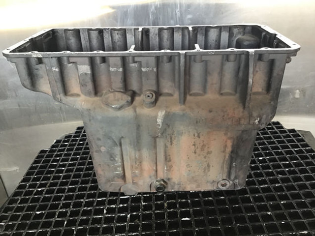 Liebherr Oil Sump - Картер: фото 4 Liebherr Oil Sump - Картер: фото 4