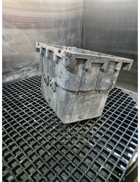 Liebherr Oil Sump - Картер: фото 1 Liebherr Oil Sump - Картер: фото 1