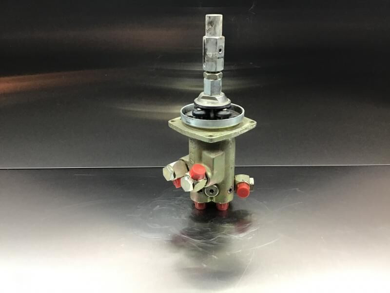 Liebherr Pilot Control Unit - Рычаг переключения передач: фото 2 Liebherr Pilot Control Unit - Рычаг переключения передач: фото 2