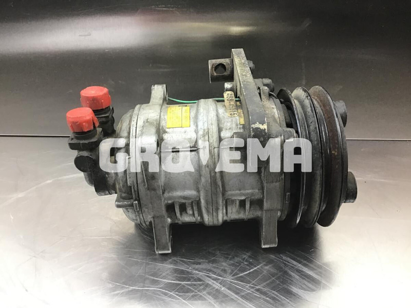 Liebherr R900 Li / A316 Li / A314 Li / A312 Li / A309 Li / A310 - Компрессор кондиционера: фото 1 Liebherr R900 Li / A316 Li / A314 Li / A312 Li / A309 Li / A310 - Компрессор кондиционера: фото 1