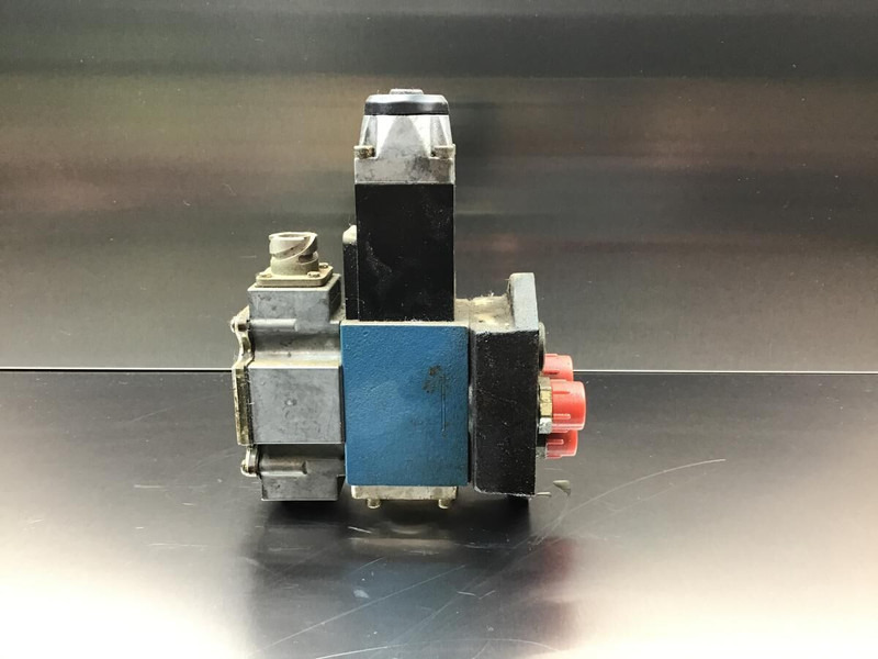 Liebherr R904 / R912 Li / R912HDSL / R912 LC / R914 / R914B - Клапан: фото 1 Liebherr R904 / R912 Li / R912HDSL / R912 LC / R914 / R914B - Клапан: фото 1