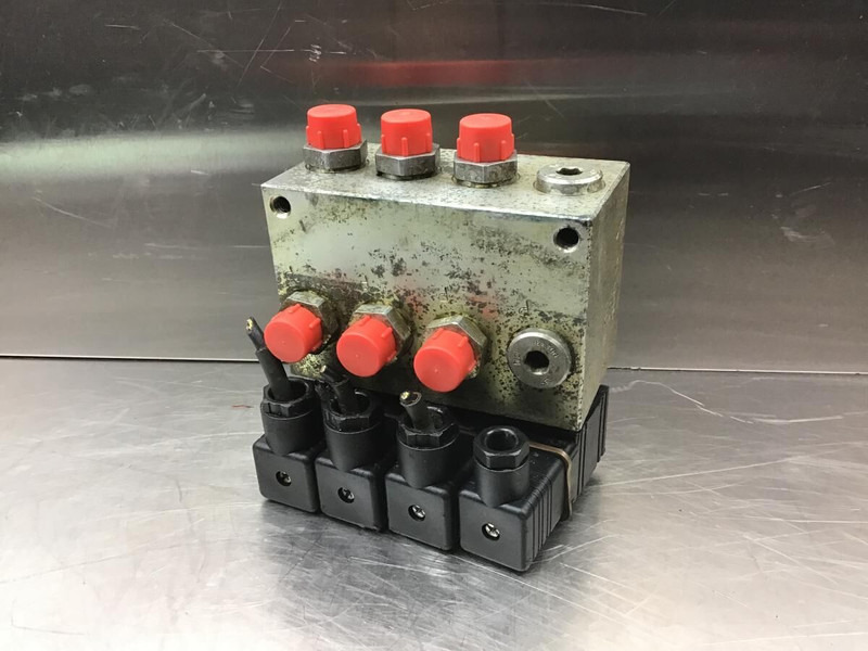 Liebherr R906 C / R906 LC / R906 NLC - Гидравлика: фото 2 Liebherr R906 C / R906 LC / R906 NLC - Гидравлика: фото 2