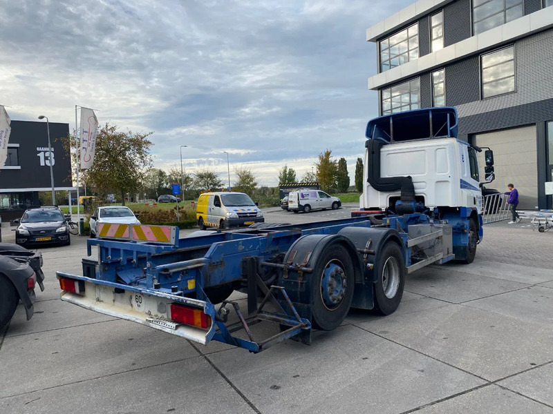 DAF CF 75.310 / Manual / Euro 3 - Грузовик-шасси: фото 4 DAF CF 75.310 / Manual / Euro 3 - Грузовик-шасси: фото 4