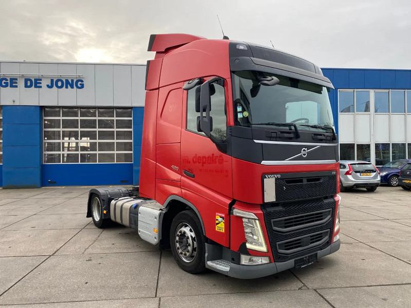 Volvo FH 13.420 Globetrotter / Mega / 2x Tank - Тягач: фото 3 Volvo FH 13.420 Globetrotter / Mega / 2x Tank - Тягач: фото 3