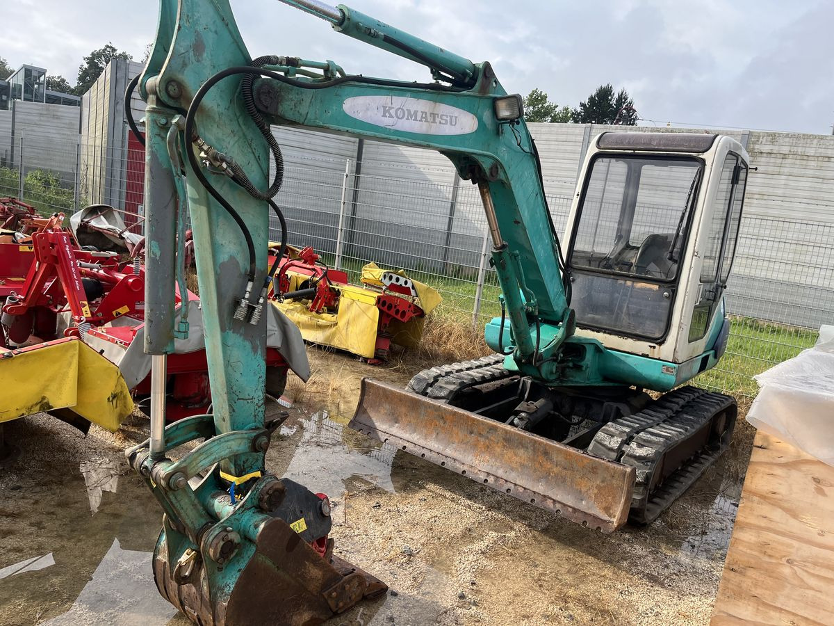 Komatsu Pc40 - Мини-экскаватор: фото 3 Komatsu Pc40 - Мини-экскаватор: фото 3