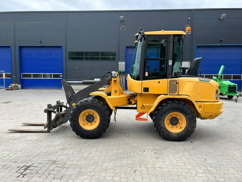 Volvo L 30 G - Колёсный погрузчик: фото 2 Volvo L 30 G - Колёсный погрузчик: фото 2