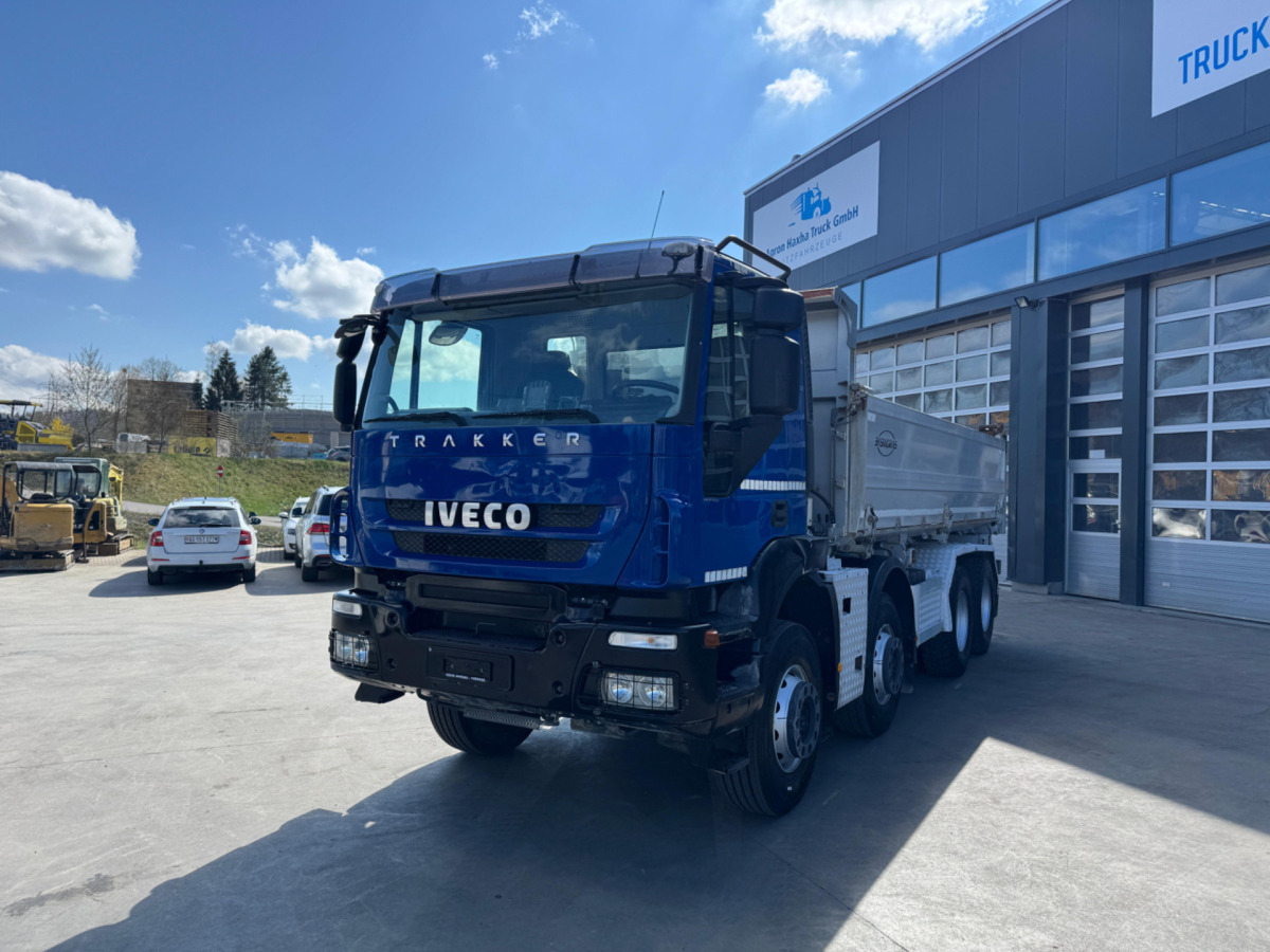 IVECO Trakker 450 8x4 3-Seitenkipper Moser - Самосвал: фото 1 IVECO Trakker 450 8x4 3-Seitenkipper Moser - Самосвал: фото 1