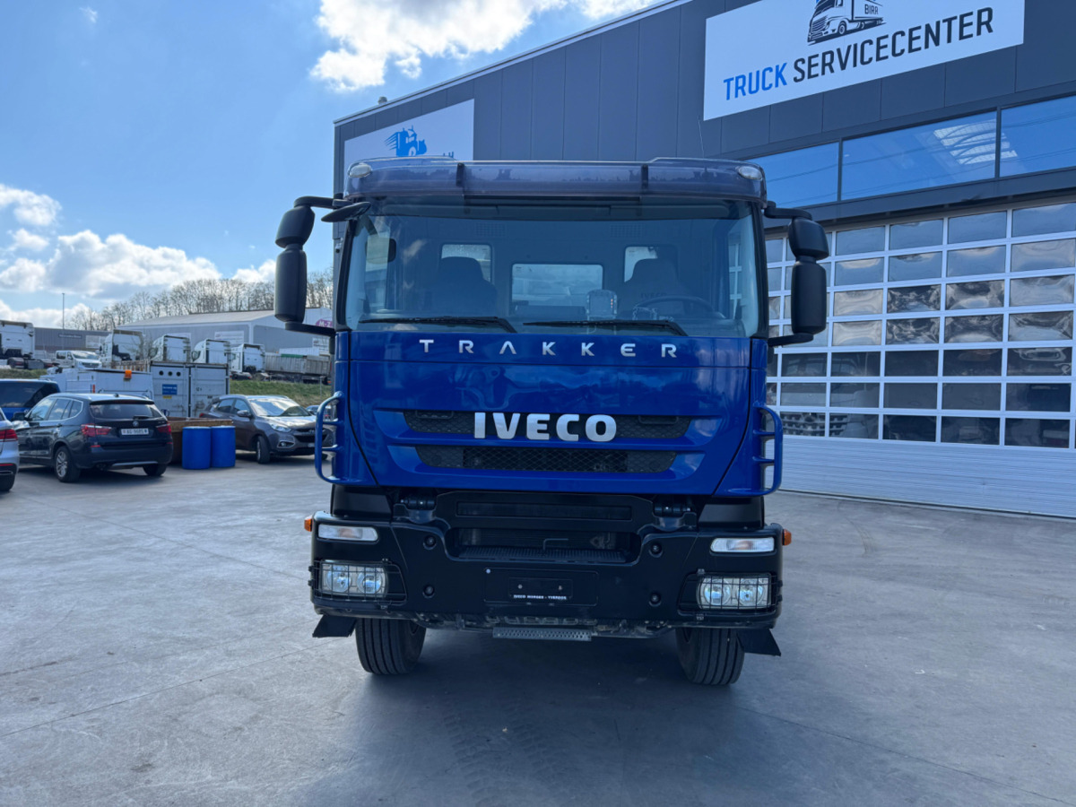 IVECO Trakker 450 8x4 3-Seitenkipper Moser - Самосвал: фото 2 IVECO Trakker 450 8x4 3-Seitenkipper Moser - Самосвал: фото 2