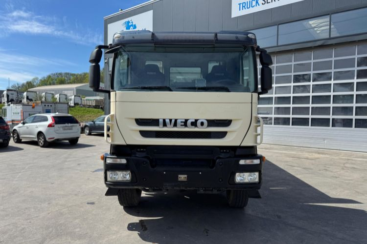 Iveco Trakker 450 8x4 - Самосвал: фото 3 Iveco Trakker 450 8x4 - Самосвал: фото 3