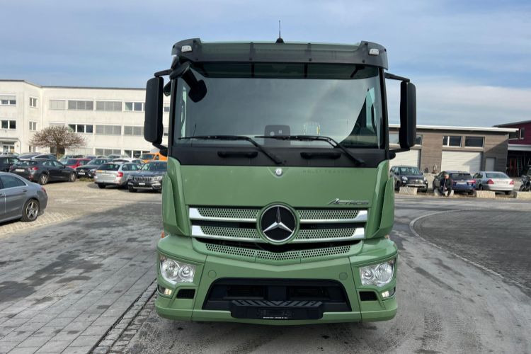Mercedes-Benz Actros 2543 6x2 - Грузовик-шасси: фото 2 Mercedes-Benz Actros 2543 6x2 - Грузовик-шасси: фото 2